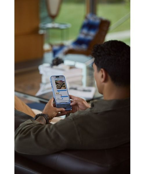 キーボード付き iPhone16