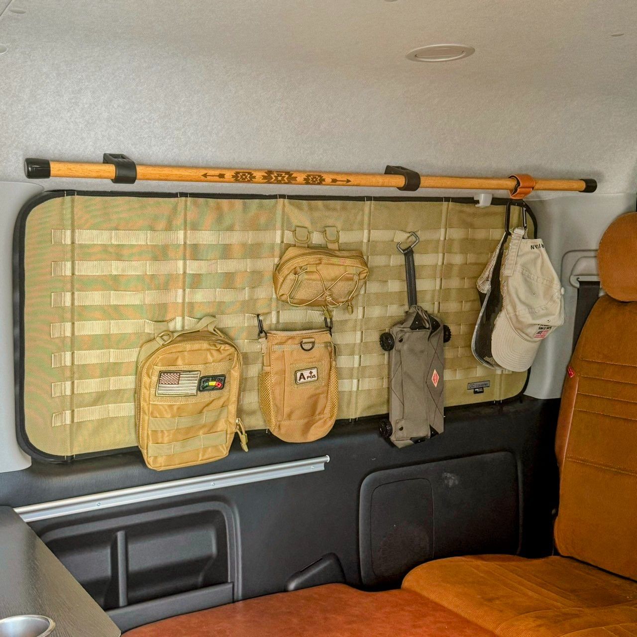 ハイエースワイド専用センターコンソール　オルテガ柄　ネイティブ柄　車中泊　木製 ハイエースワイド センターコンソールテーブル 車中泊 オルテガ