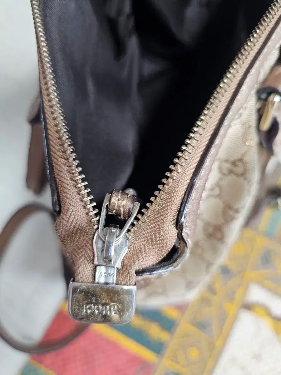 GUCCI グッチ