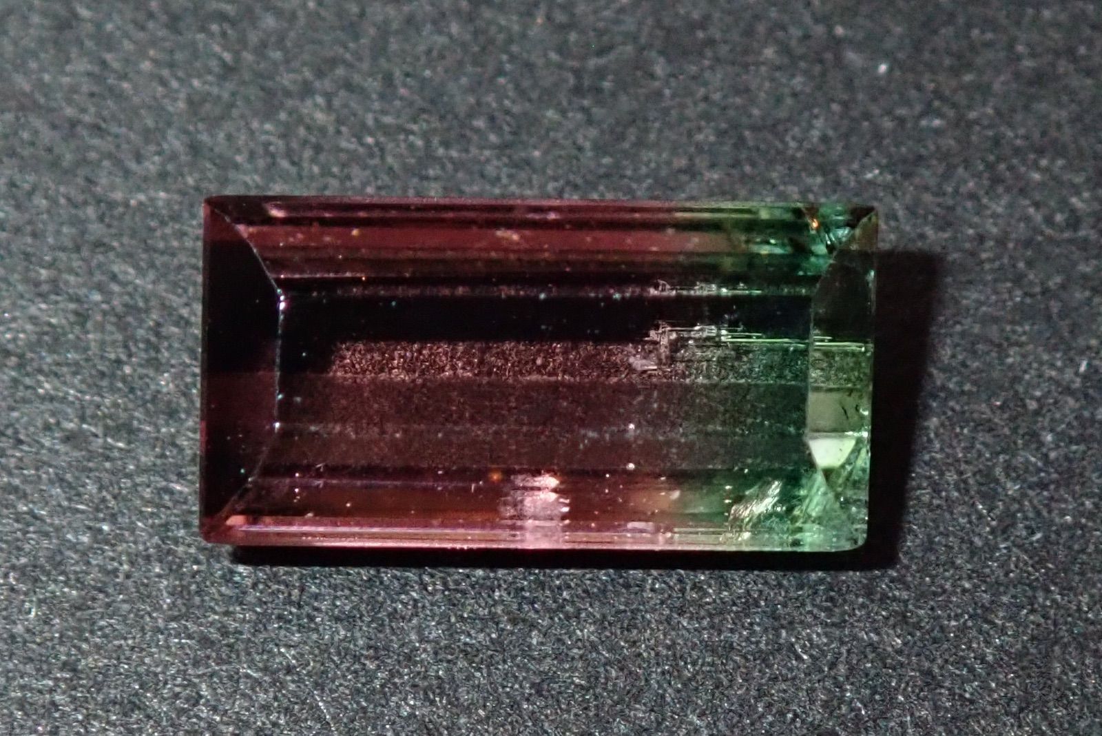 天然パーティーカラードトルマリン0.931ct 約5×8mm ソーティング付き！