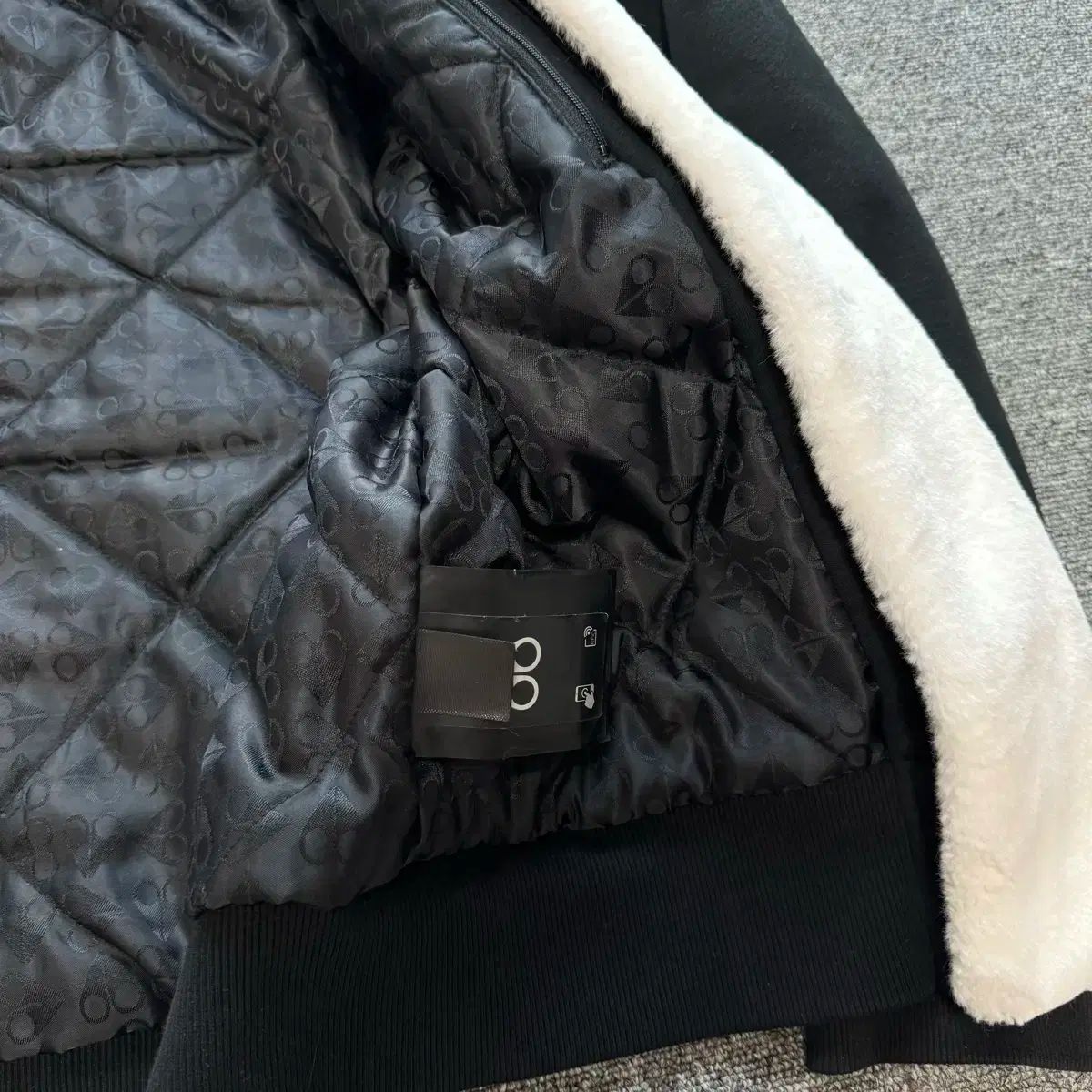21FW XL MOOSE KNUCKLES(ムースナックルズ) パーカー 黒 - メルカリ 21FW XL MOOSE KNUCKLES(ムースナックルズ) パーカー 黒 - メルカリ
