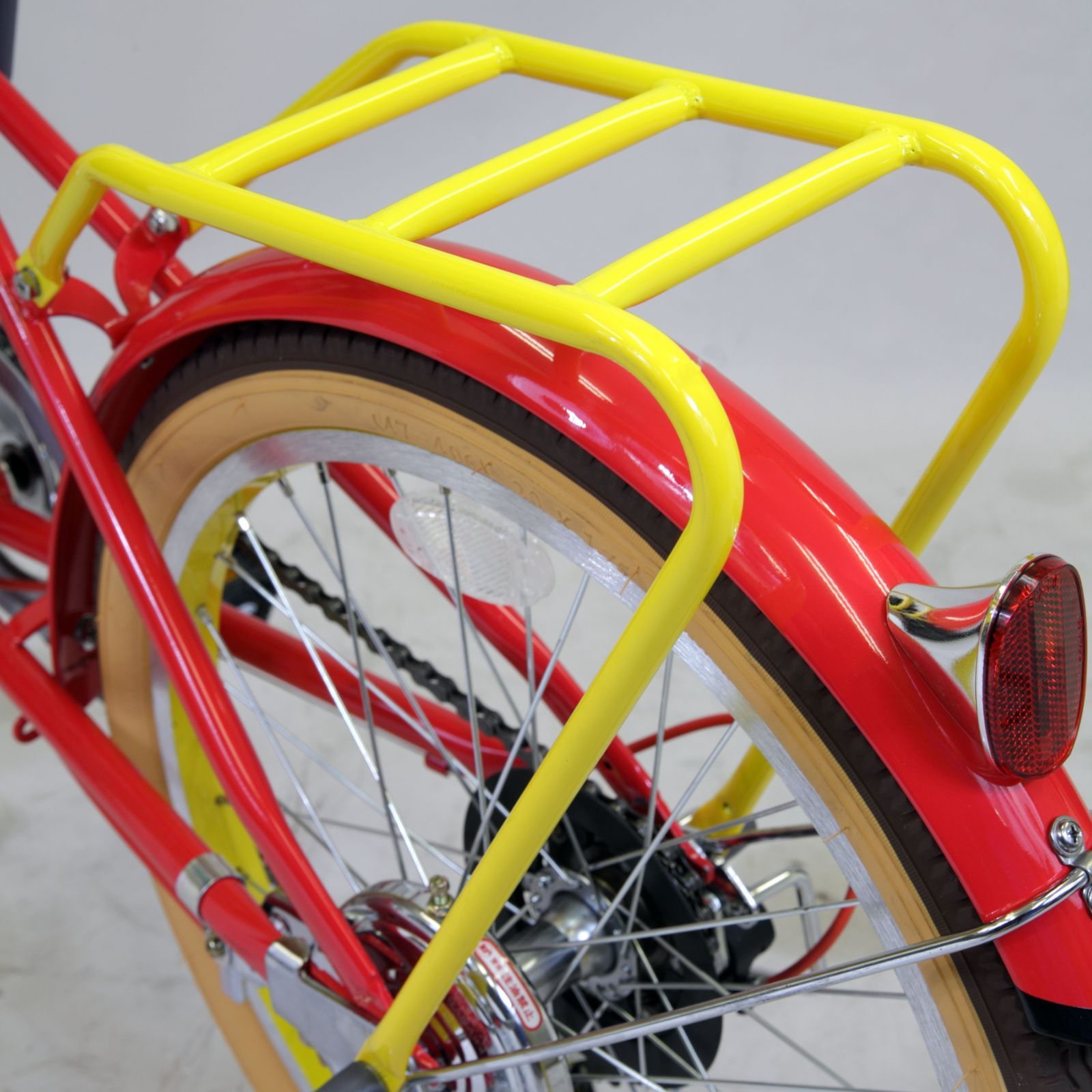 JELLY BEANSの折りたたみ自転車 Amazon | Jelly Belly(ジェリーベリー) 折りたたみ自転車 20インチ 6段