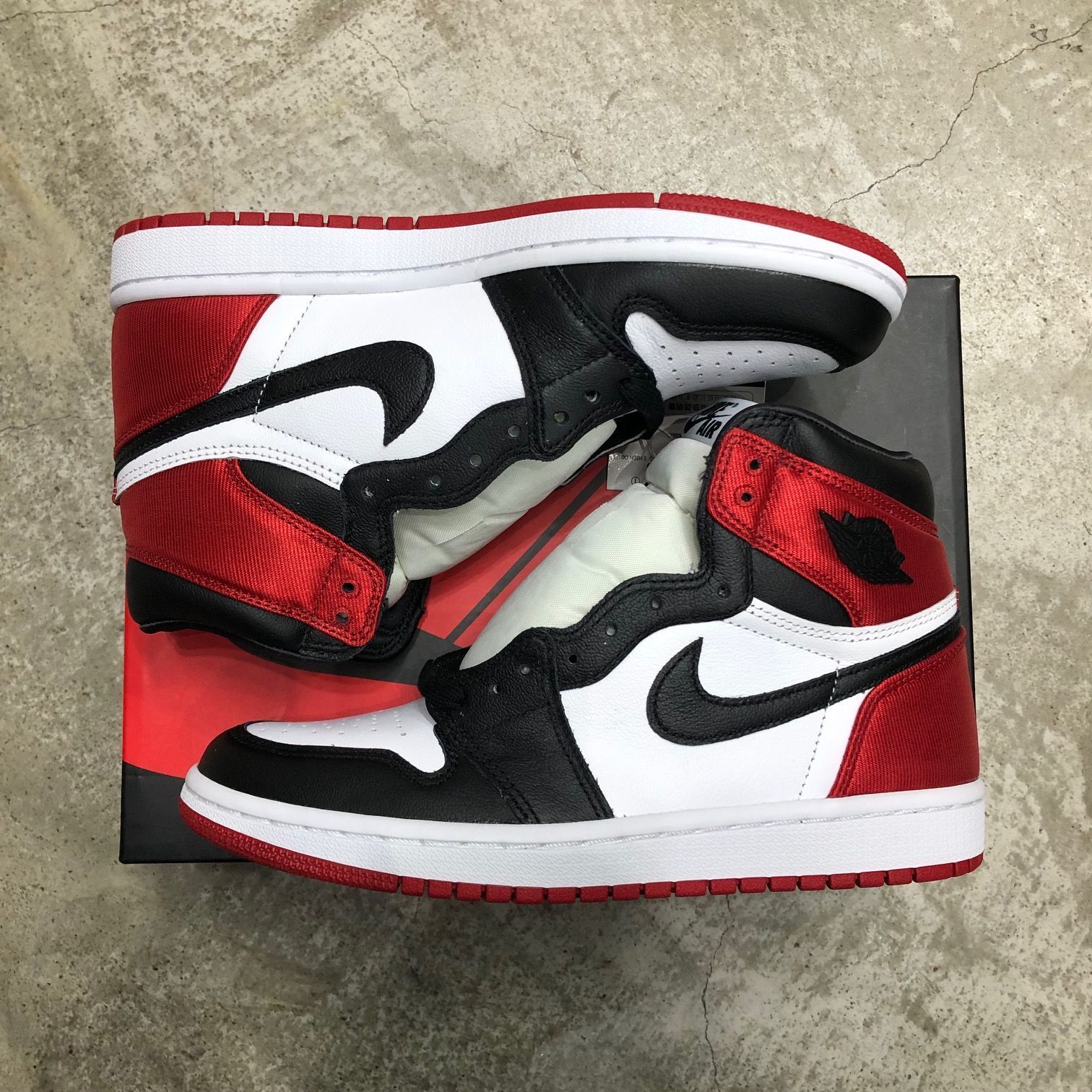 新品 国内正規 NIKE WMNS Air Jordan 1 Retro High Satin Black Toe CD0461-016 サテン  ブラックトゥ つま黒 ジョーダン1 スニーカー ナイキ 24cm 71364A1 - メルカリ