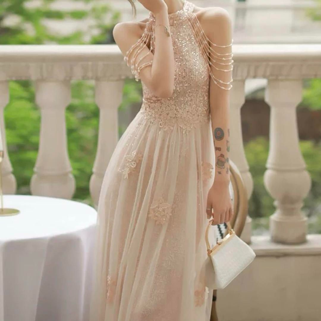 スパンコールにビジューの美しい イブニングドレス♩.• スパンコールとビジューの美しい イブニングドレス?.? - メルカリ