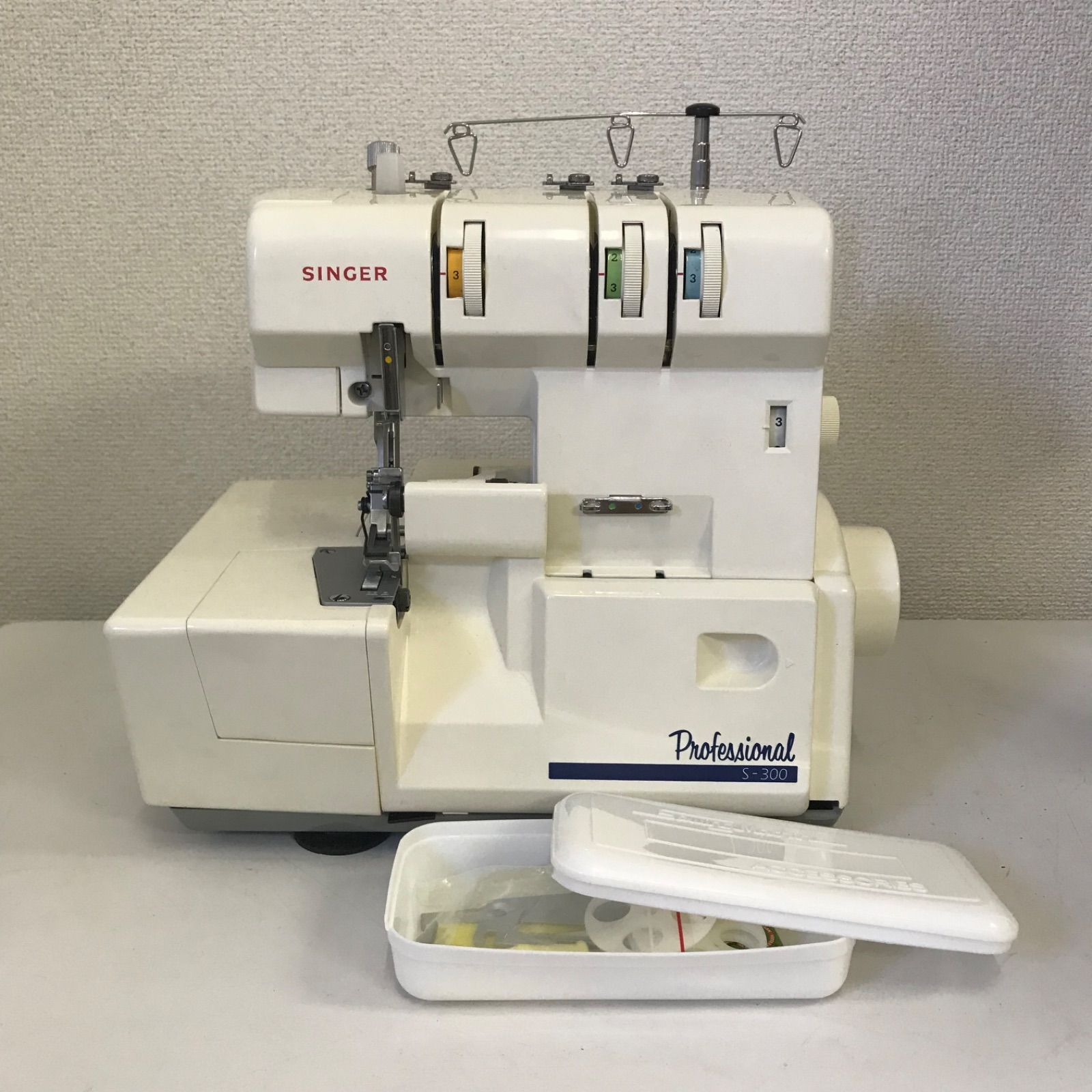 SINGER 3本巻きロック&縁かがりミシン 差動送り付 S-300DF SINGER 3本巻きロック\u0026縁かがりミシン(差動送り付) S-300DF SINGER