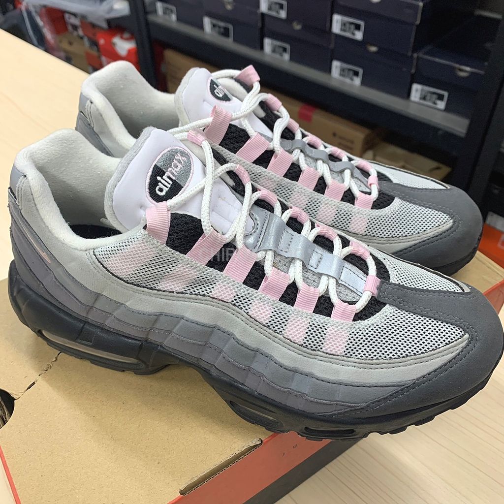 ナイキ エアマックス95 ガンスモーク/ピンクフォーム 中古品size25.0㎝ ナイキ エアマックス95 ガンスモーク/ピンクフォーム 中古品