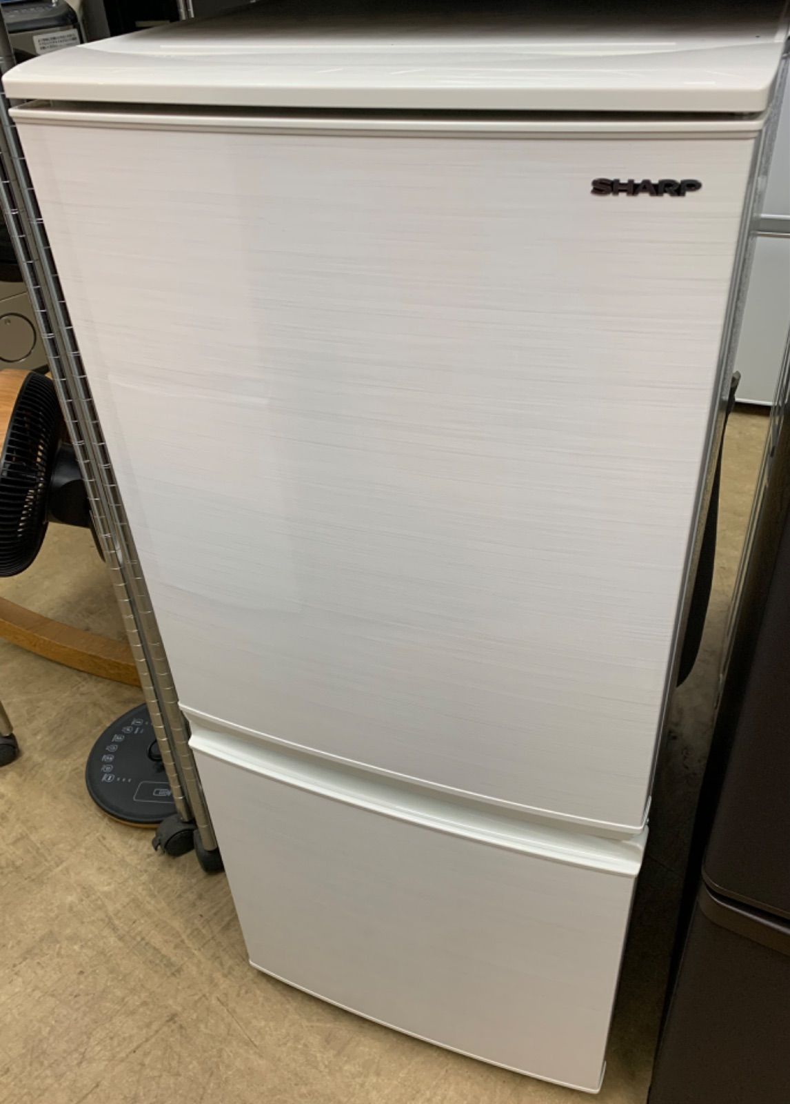 SHARP どっちもドア SJ-D14F-W 冷蔵庫 137L 61oMxkFNRwL._UF894,1000_QL80_.jpg