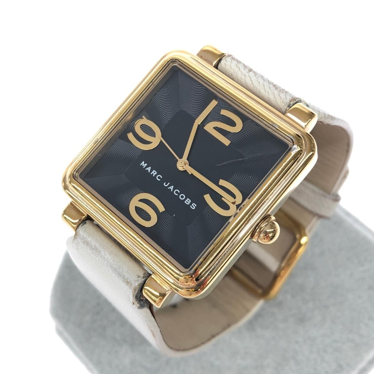 MARC JACOBS ゴールド 長方形ケース 腕時計 MARC JACOBS ゴールド 長方形ケース 腕時計 MARC JACOBS ゴールド