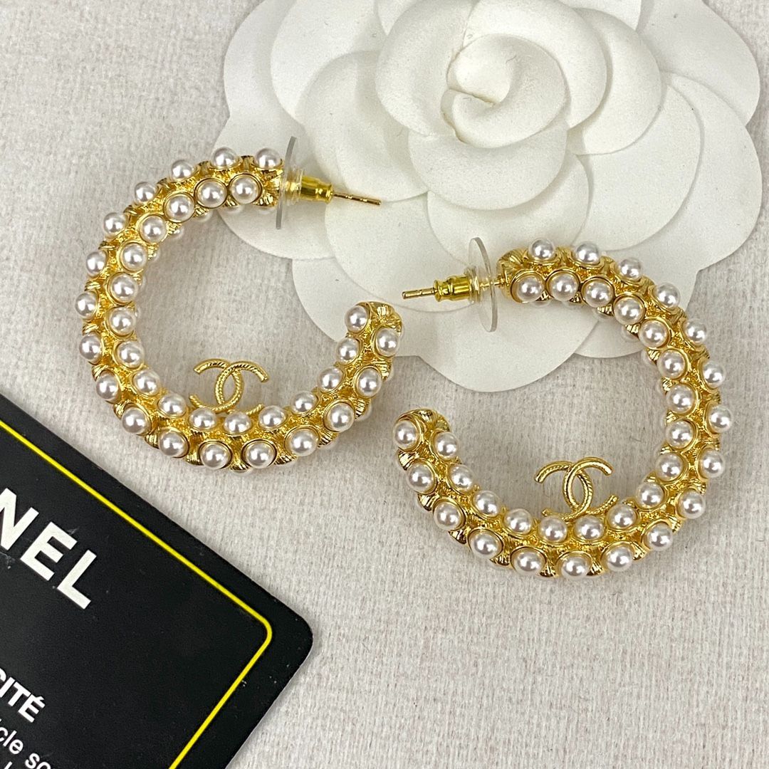 CHANEL】シャネル (新品未使用) 新作 ゴールド＆パール 大きめ フープ 