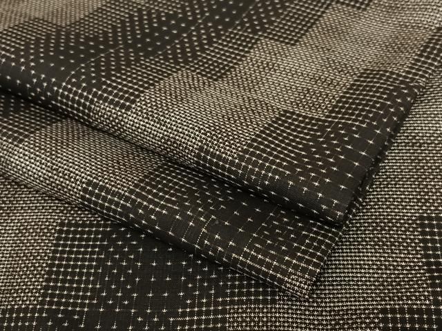 平和屋着物○本場大島紬 カタス9マルキ 亀甲文 正絹 逸品 AAAX0301np