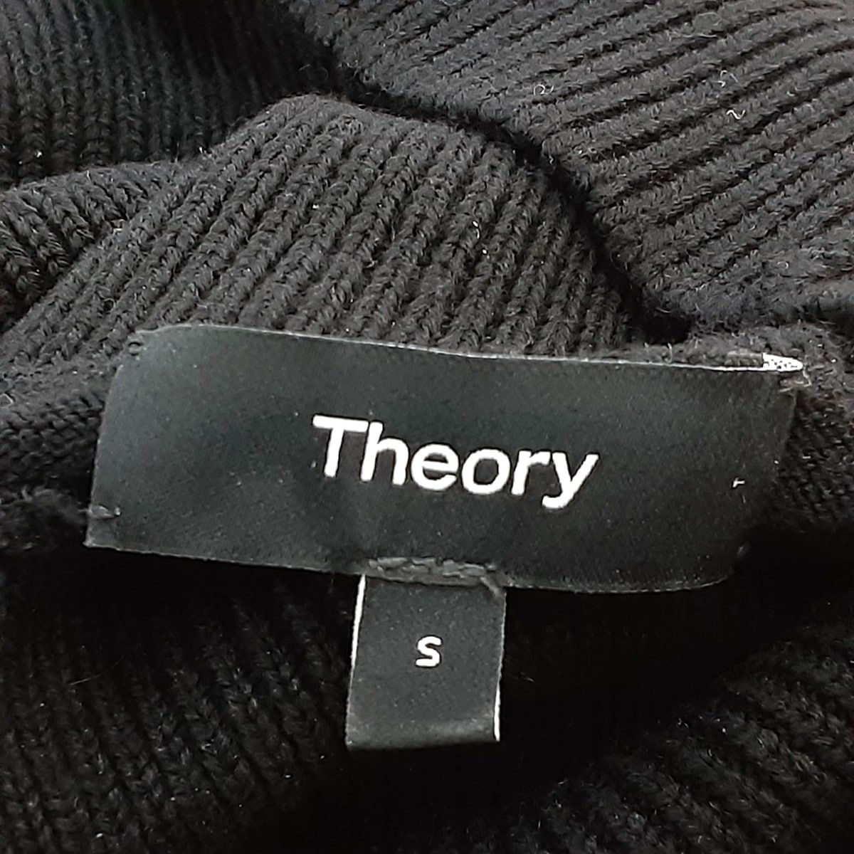 在庫残りわずか タートルネック セーター 美品 【美品】theory