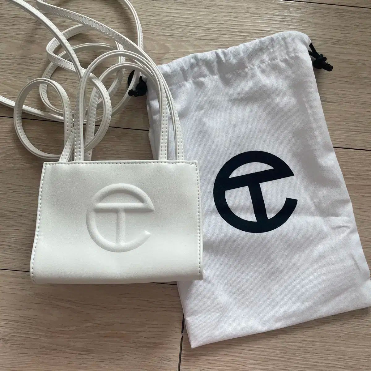 即お届け TELFAR テルファー スモール バッグ パール ホワイト 即お届 Telfar テルファースモール ショッピングバッグ クリーム