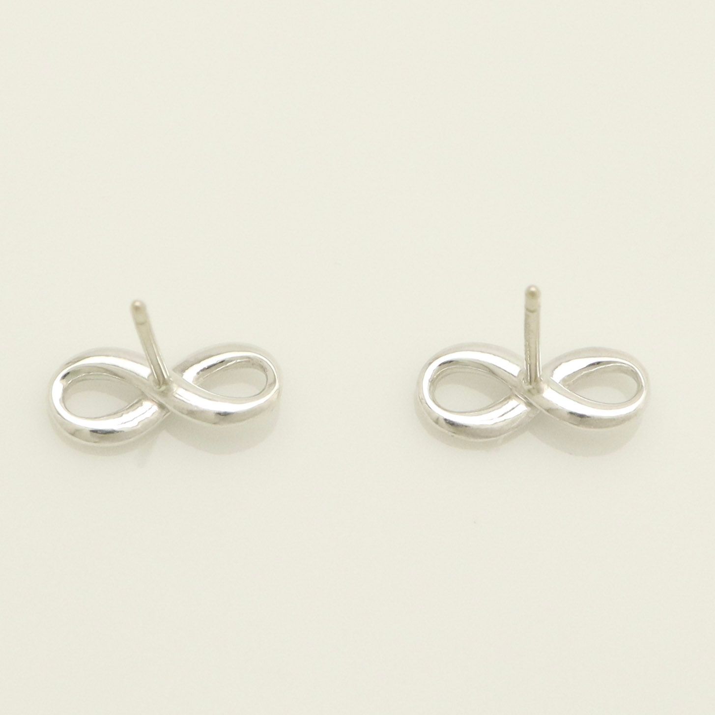 美品】ティファニー TIFFANY&Co. インフィニティ スタッド ピアス 
