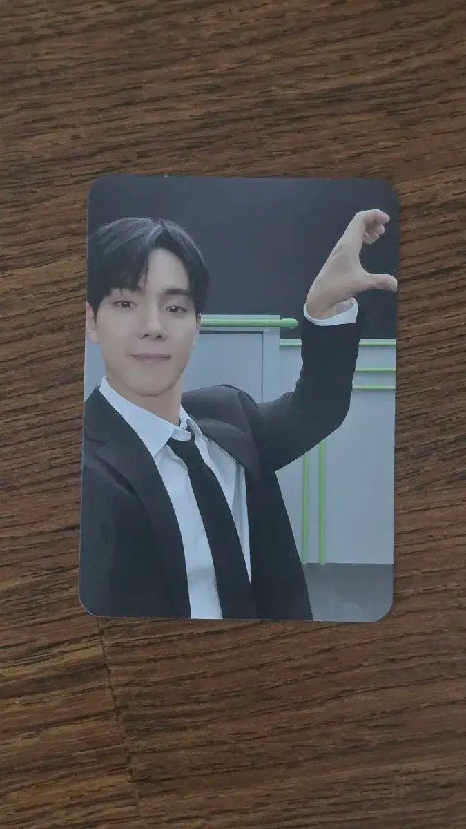 MONSTAX ショヌ SHOWNU トレカ 直筆サイン入り monsta x ミニョク ショヌ トレカ 直筆サイン入り - メルカリ