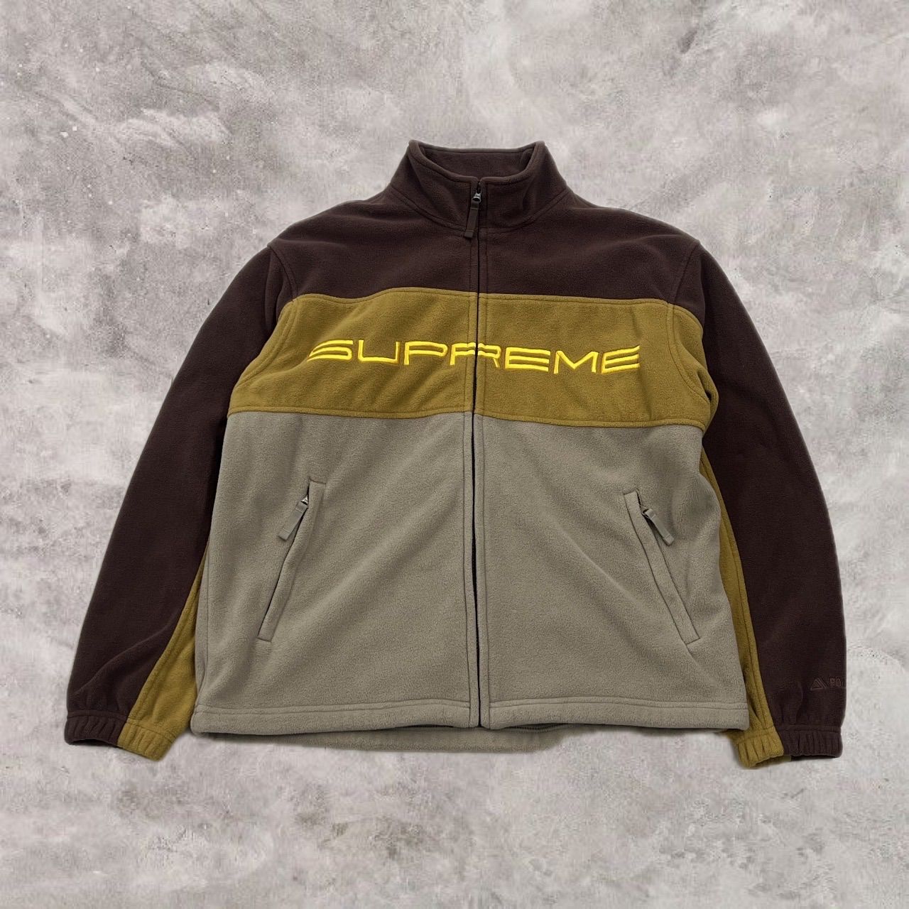 68.SUPREME ”23AW”Polartec Zip Jacket Mサイズ【併売品】 - メルカリ