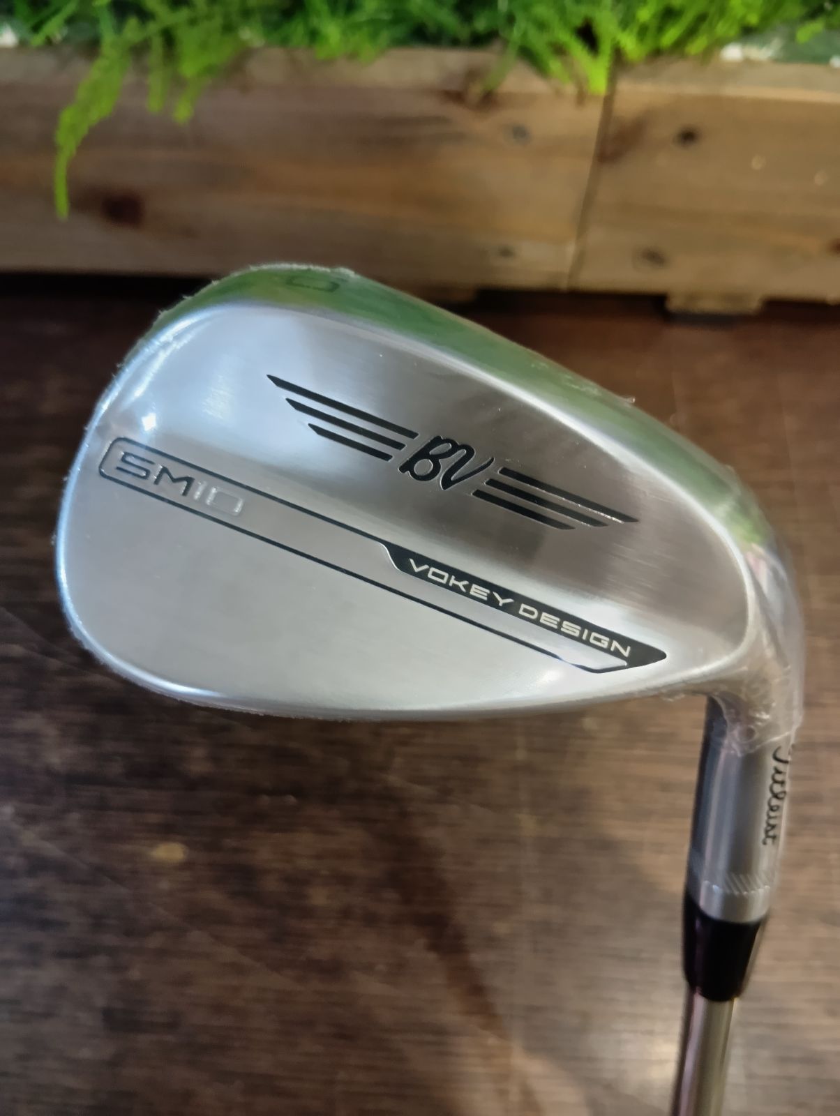 Wg【新品未使用品】タイトリスト VOKEY SM10 50-08（F） ウェッジ メンズ 右用 ツアークローム仕上げ BV105 スチールシャフト 日本正規品 2024年モデル (大崎店)