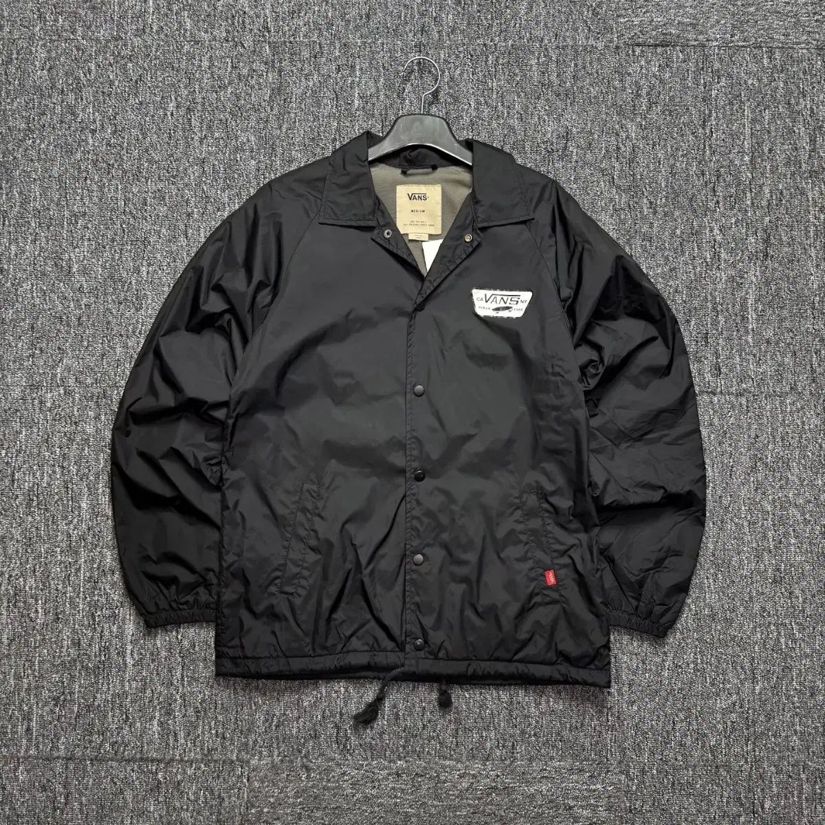 【雷市場（ポンジャン）商品韓国直送】 VANS(ヴァンズ) ビッグロゴ オーバーサイズ ボタン ウィンドジャケット 黒