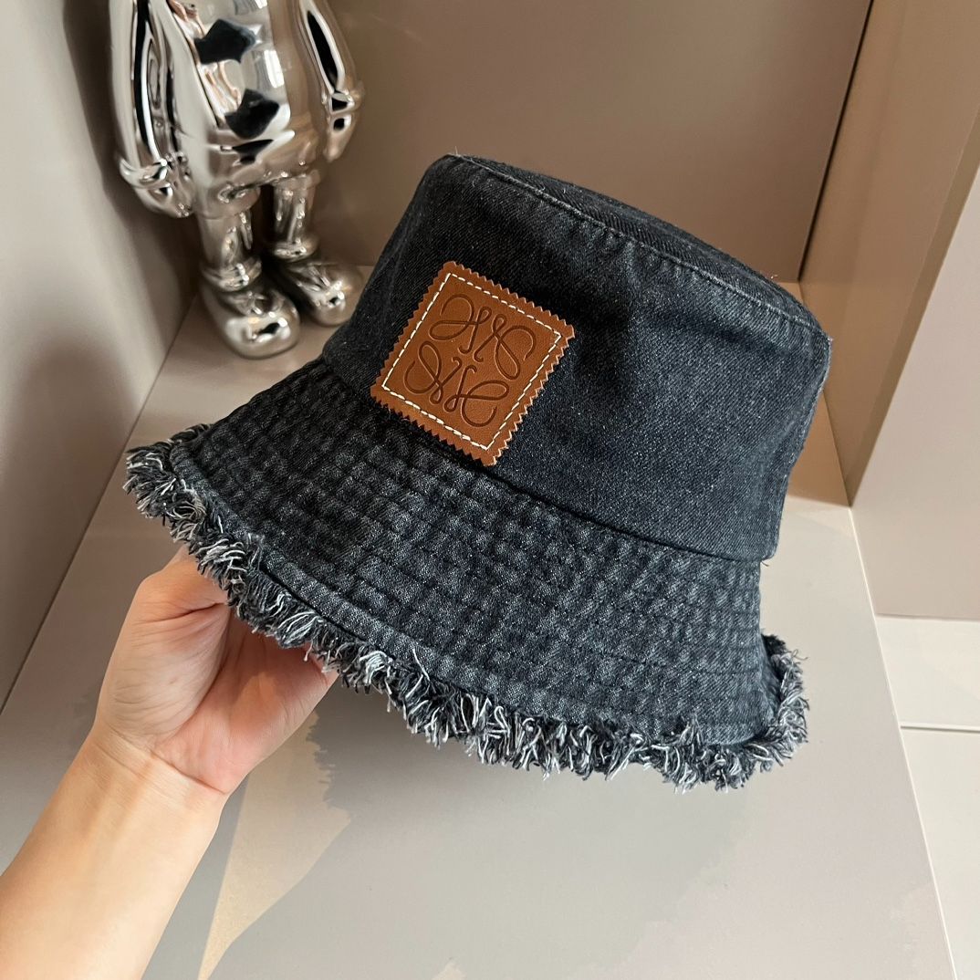 LOEWE（ロエベ）のデニムバケットハット - メルカリ
