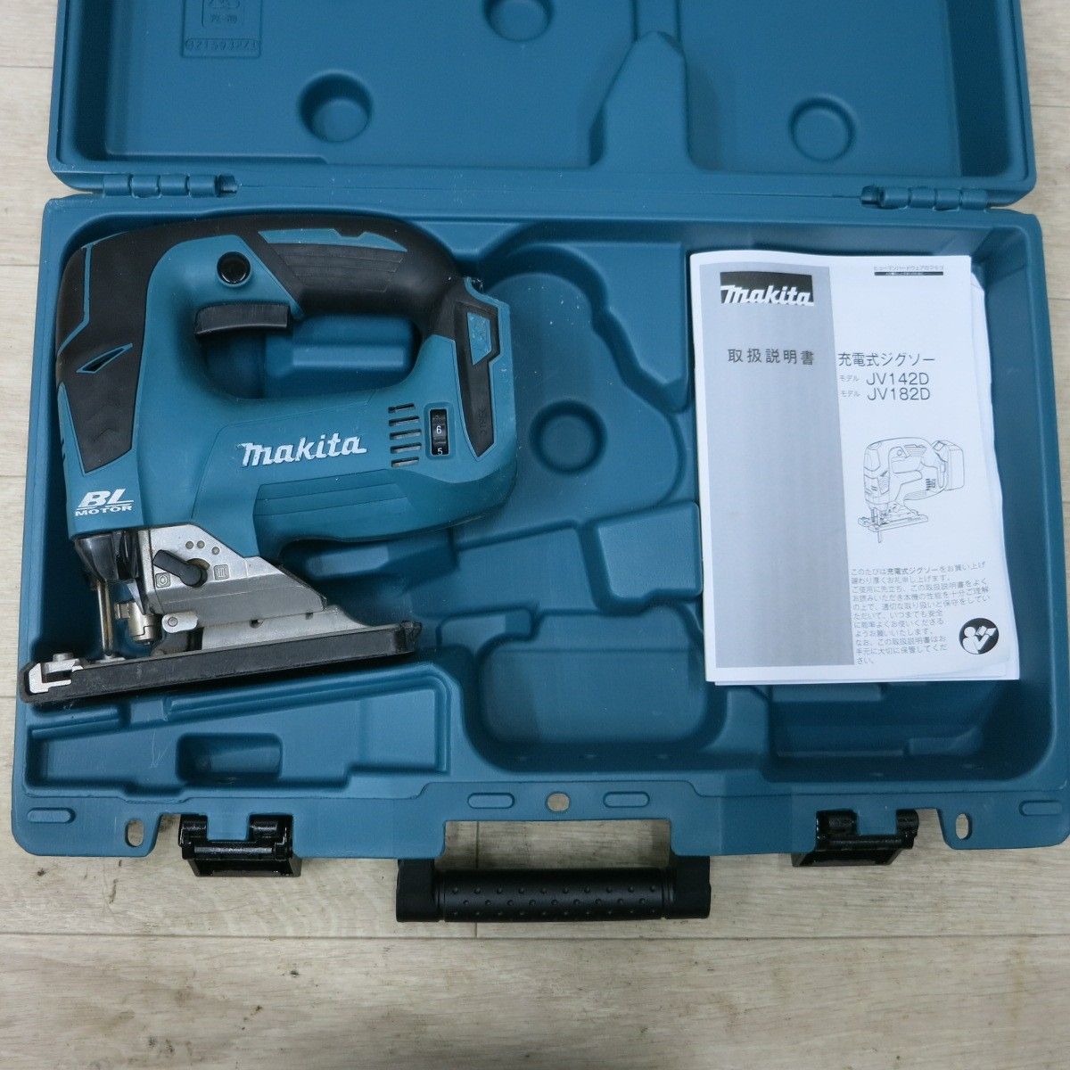 送料無料 ◆マキタ 充電式 ジグソー JV182D のこぎり 切断機 DIY 電動 工具 木工 18V makita◆