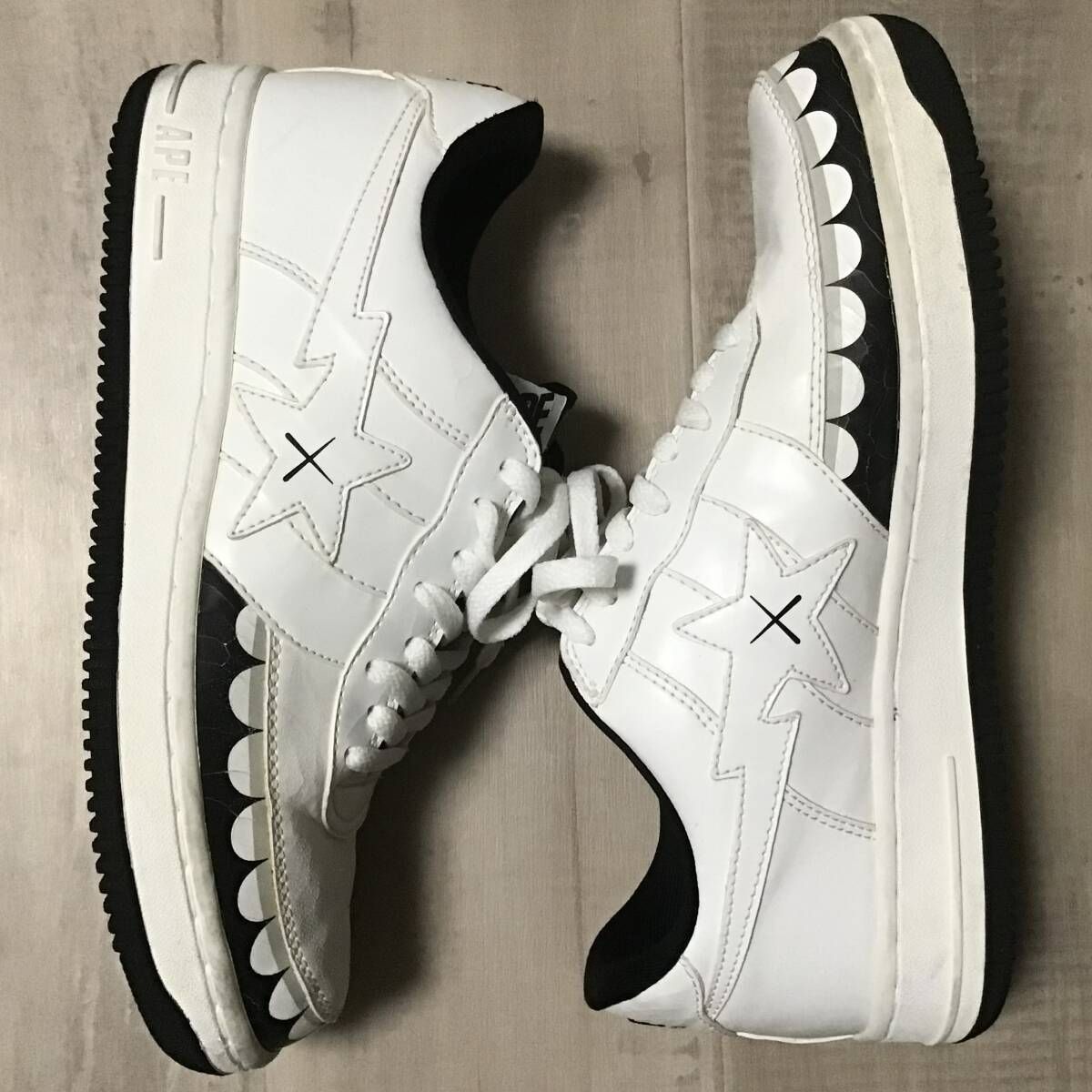 KAWS CHOMPERS BAPE STA エナメル スニーカー 27.5cm White Black a 
