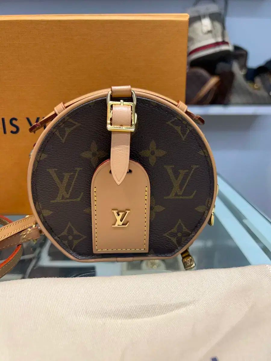 Vuitton ルイヴィトン
