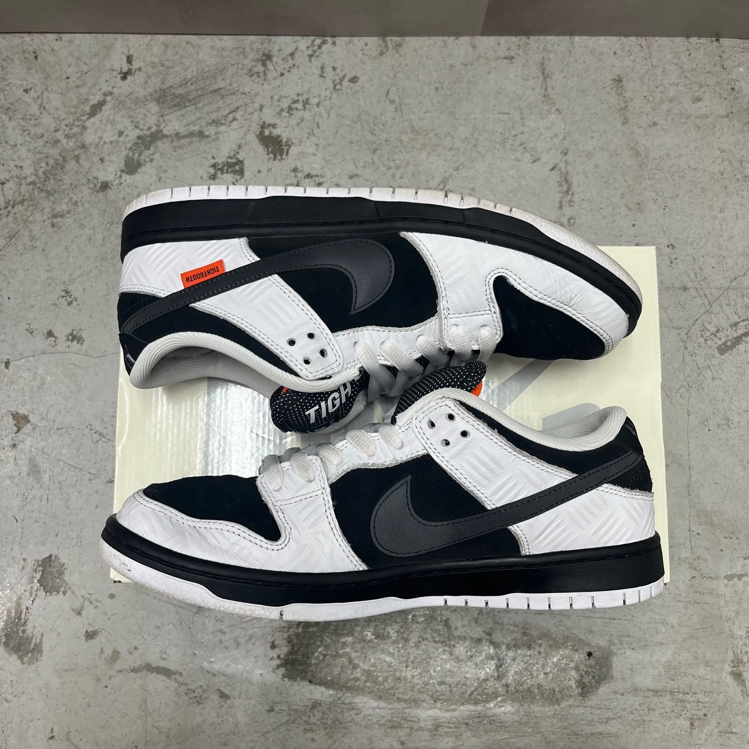 国内正規 TIGHTBOOTH Nike SB Dunk Low Pro QS FD2629-100 コラボ 