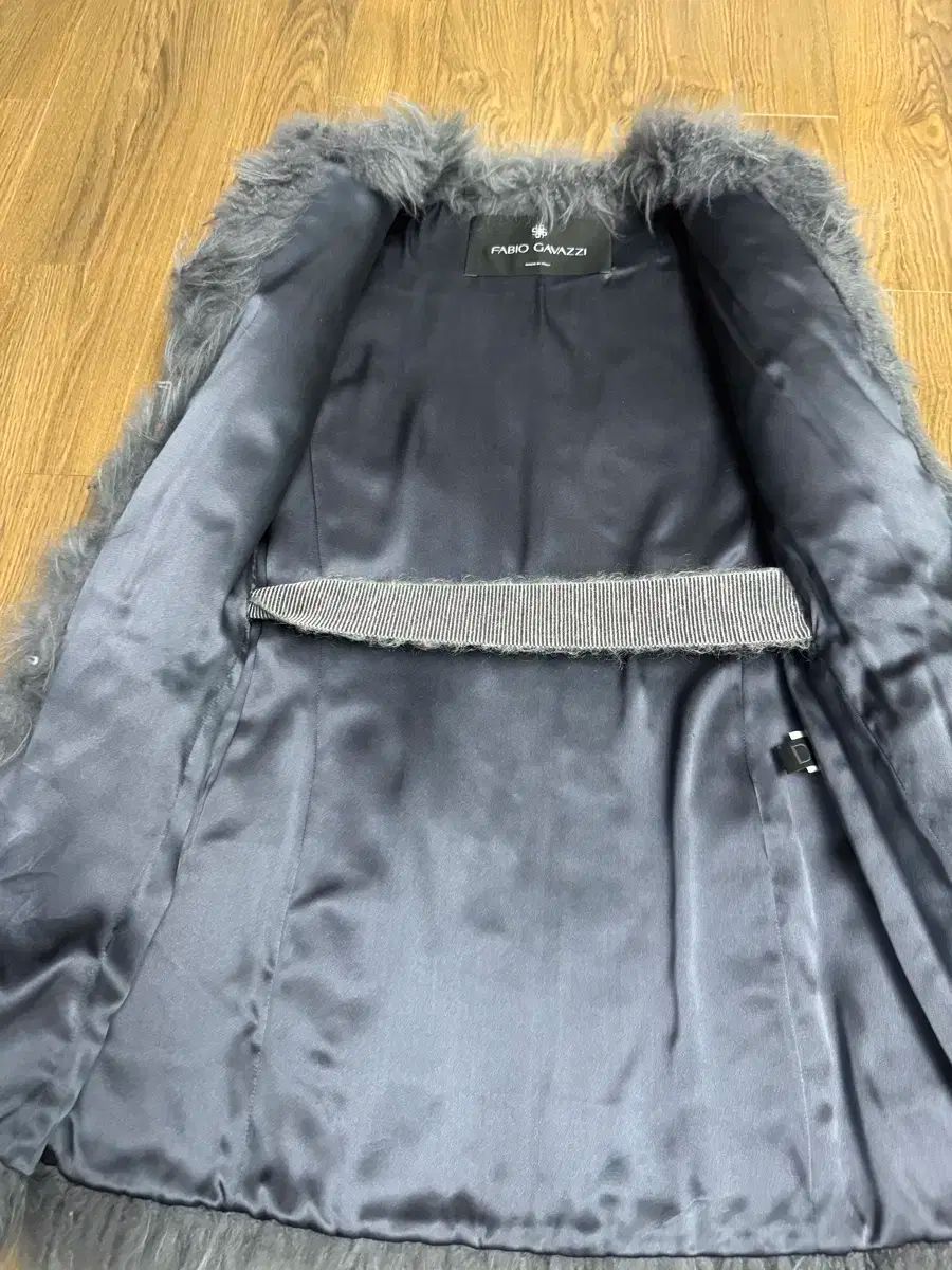 ファビオガバッツィ ゴートベスト