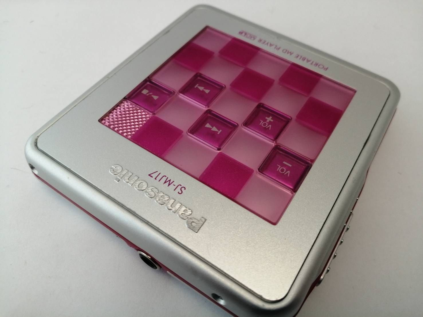 中古】パナソニック ポータブルMDプレーヤー ピンク SJ-MJ17-P SJ-MJ17