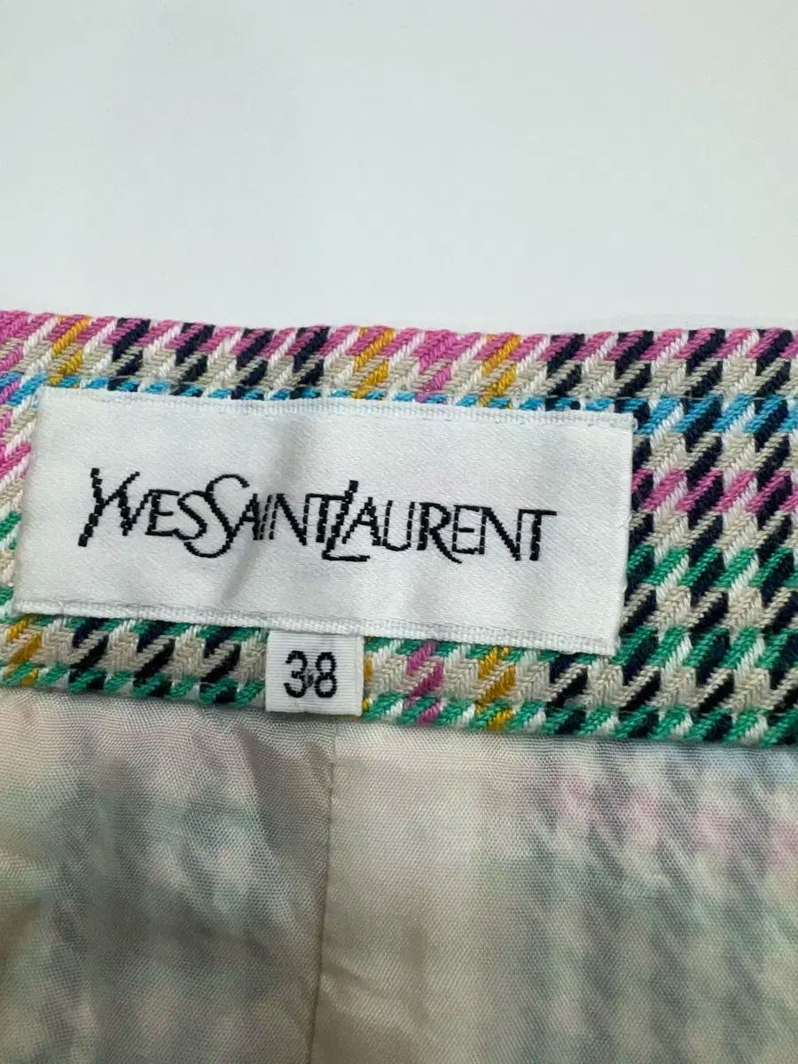 日本限定 イヴ サンローラン YSL ヴィンテージ ツイード チェック スカート 暖かさのある