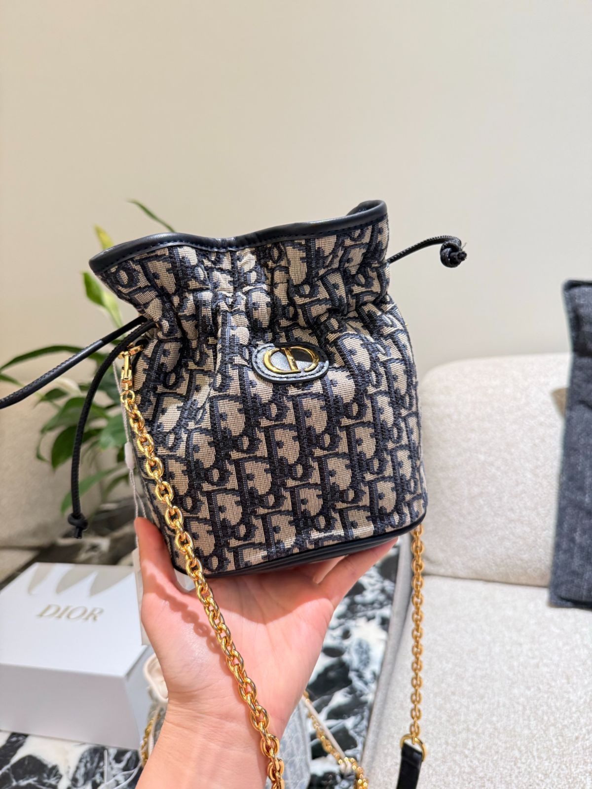  今日 DIOR バケットバッグ 2025 Model トートバッグ バッグ