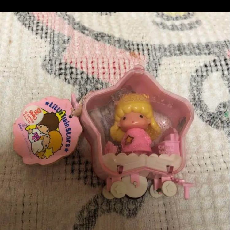 サンリオ　昭和レトロ　1976 キキララのちいさなくるま　星のくるま　ララ　中古 サンリオ 昭和レトロ 1976 キキララのちいさなくるま 星のくるま