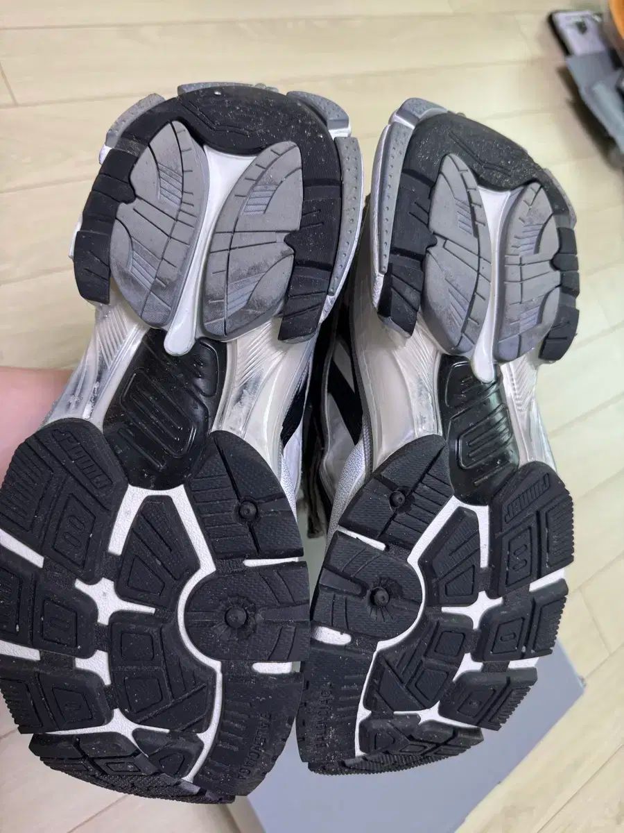 BALENCIAGA(バレンシアガ) ニューランナー スニーカーズ 40