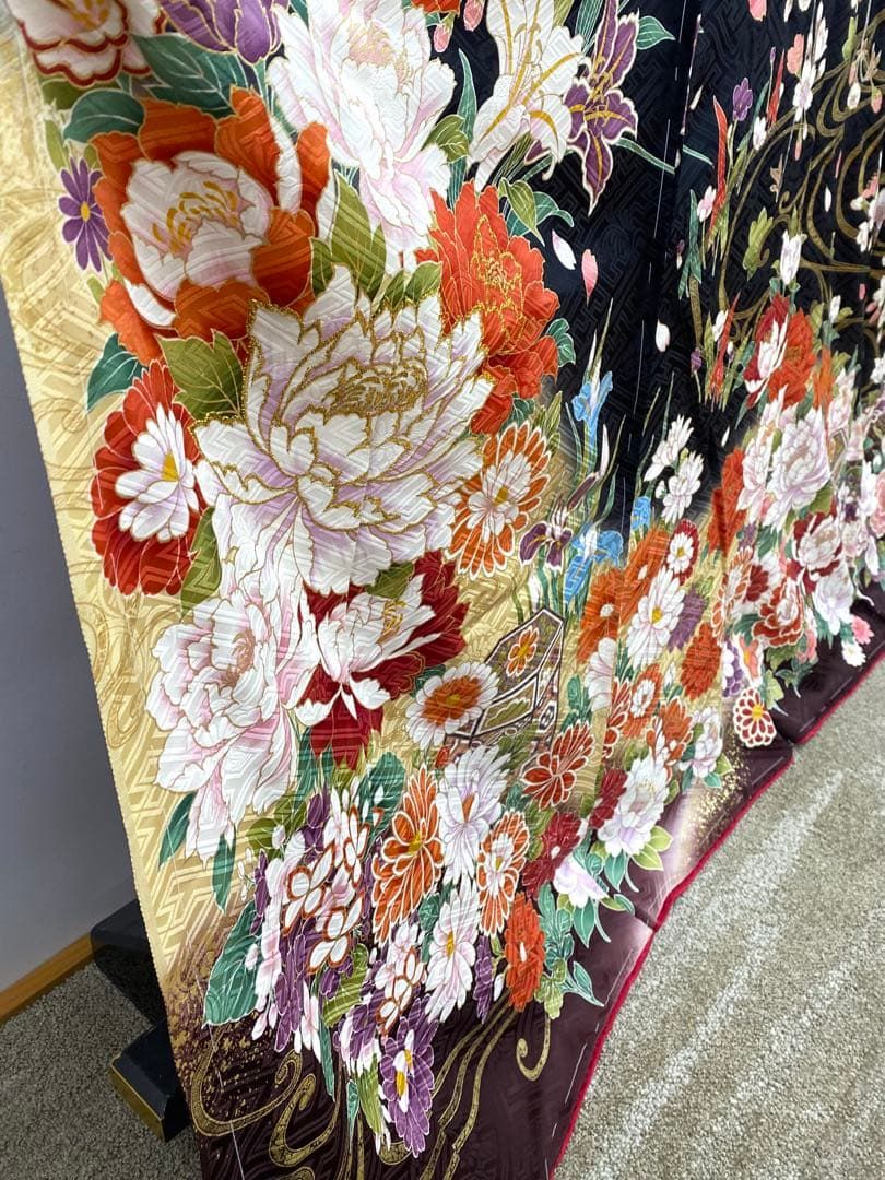 振袖 仮絵羽 舞台衣装 正絹 金彩 刺繍 紋意匠 牡丹 未仕立て品 八掛付き 振袖 仮絵羽 舞台衣装 金彩 紋意匠 正絹 未仕立て品 八掛付き - メルカリ