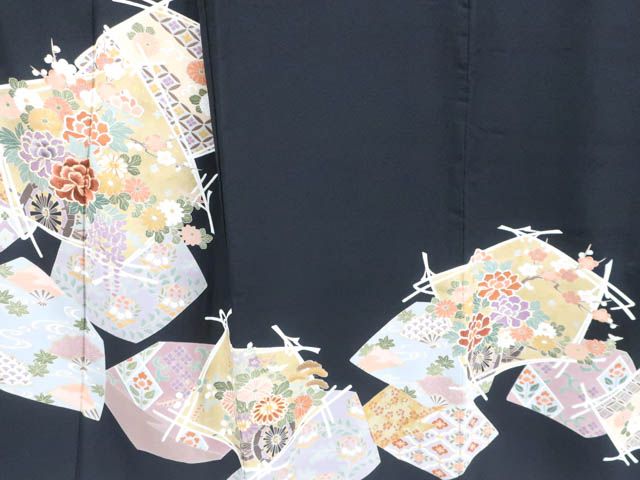 リサイクル着物 黒留袖 五つ紋 金駒刺繍 比翼仕立 古典花文 正絹 身丈約158.5cm 裄丈約65.5cm 25z06-3688 一輝堂】リサイクル着物 黒留袖 五つ紋 金駒刺繍 比翼仕立 古典花文