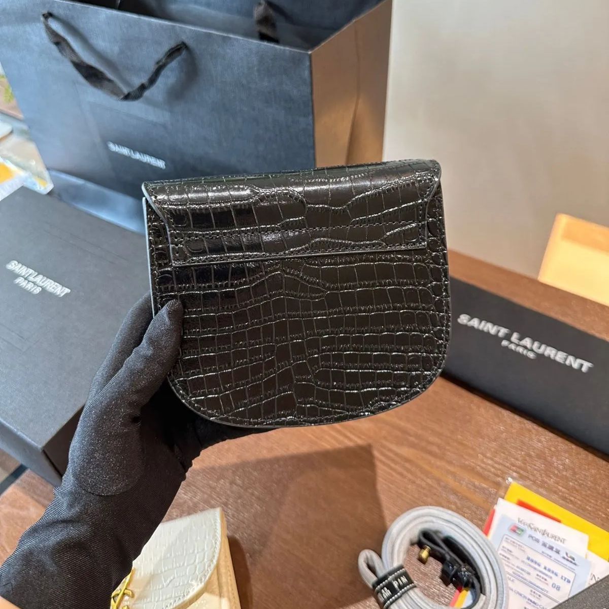 新品未使用 ysl サンローラン クロスボディバッグ - メルカリ