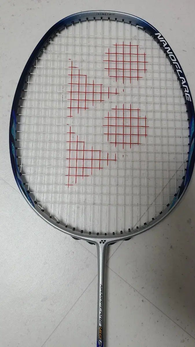 YONEX