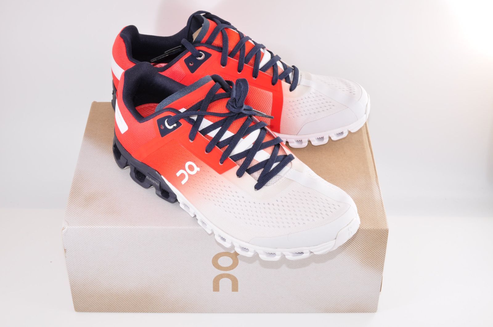 On オン メンズスニーカー ランニングシューズ クラウドフロー 25.5cm Rust |Eclipse