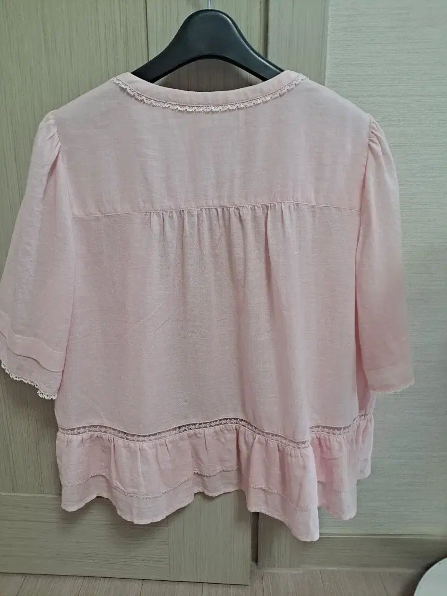 サースデーアイランド ブラウス