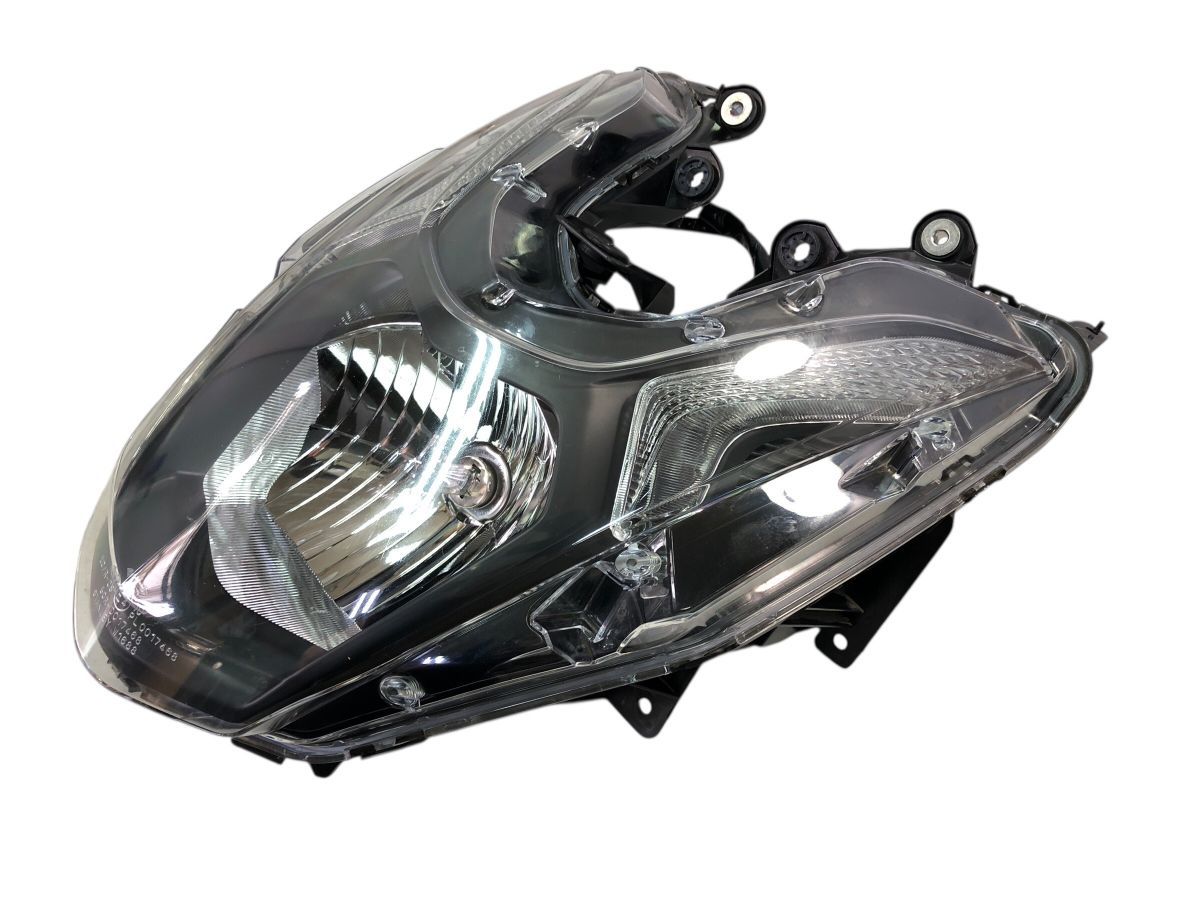 YAMAHA トリシティ125 SE82J ヘッドライト 割れ欠け無し 交換 補修にも 2767-M6097
