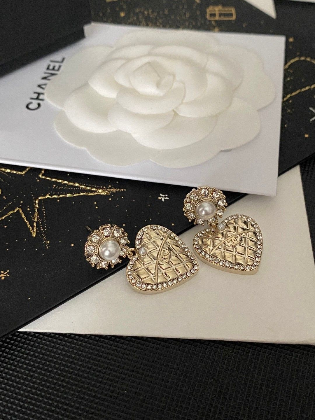 今日 Chanel ヴィンテージ ダブル C ピアス