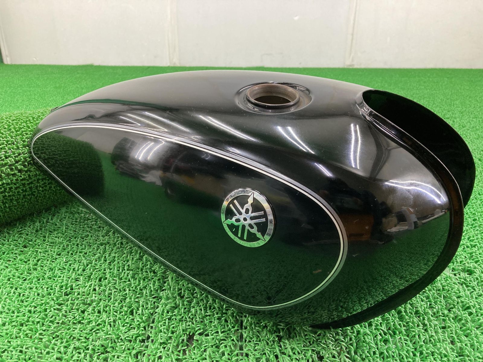 YAMAHA SR400 純正タンク 黒