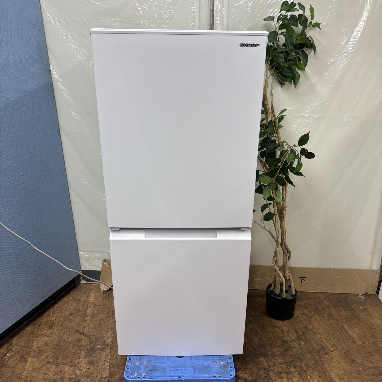 I625 名古屋市近郊配送設置無料 製の高年式♪ SHARP 冷蔵庫 152L 動作 済 クリーニング済