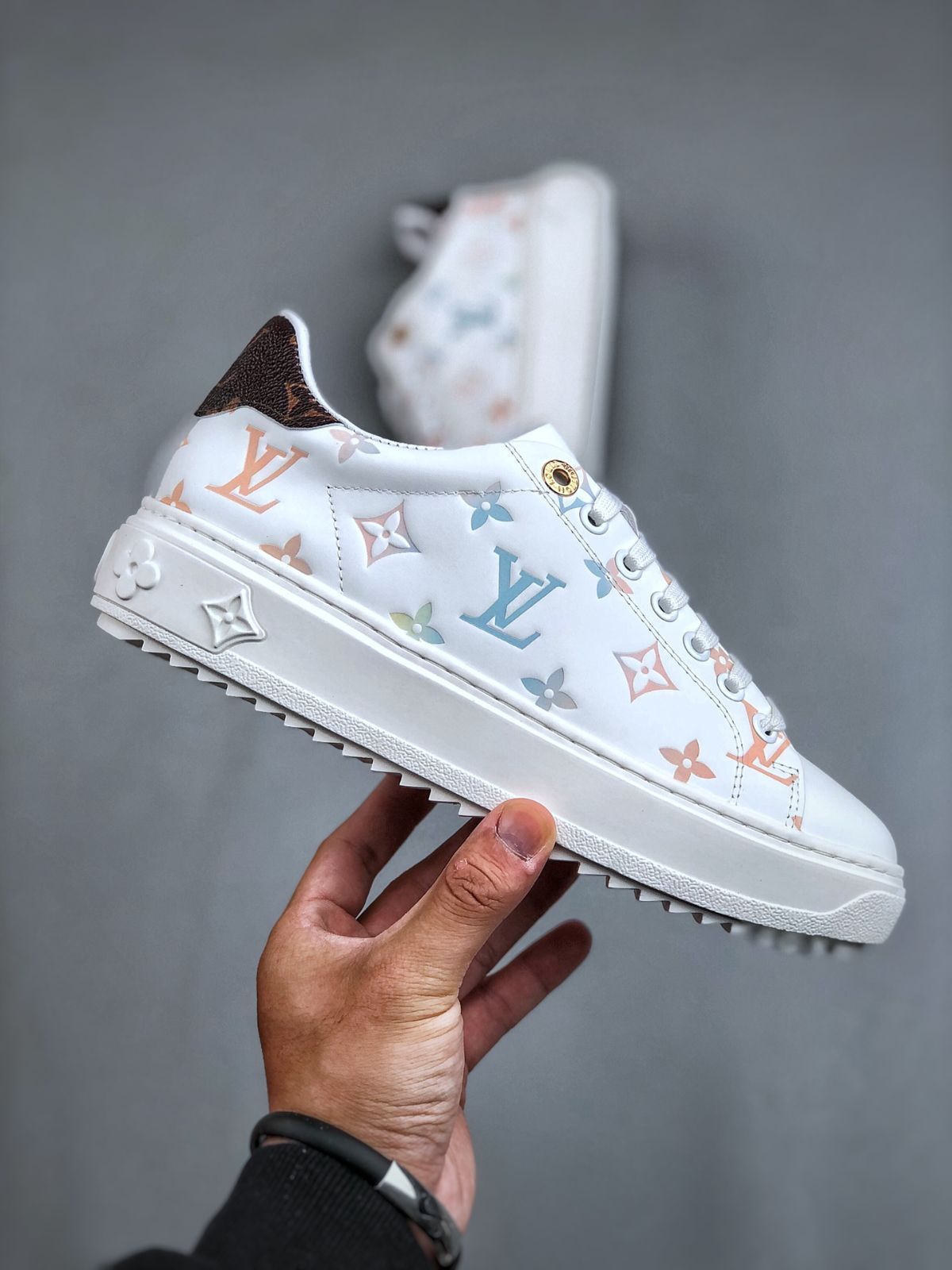 Louis Vuitton ロートップスニーカー、ホワイトパターン Louis Vuitton ロートップスニーカー、ホワイトパターン