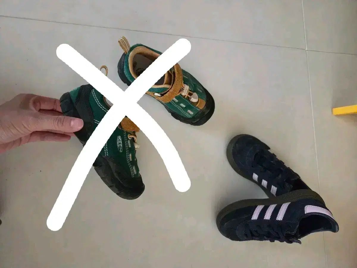 アディダス キッズ スペツィアル ネイビー