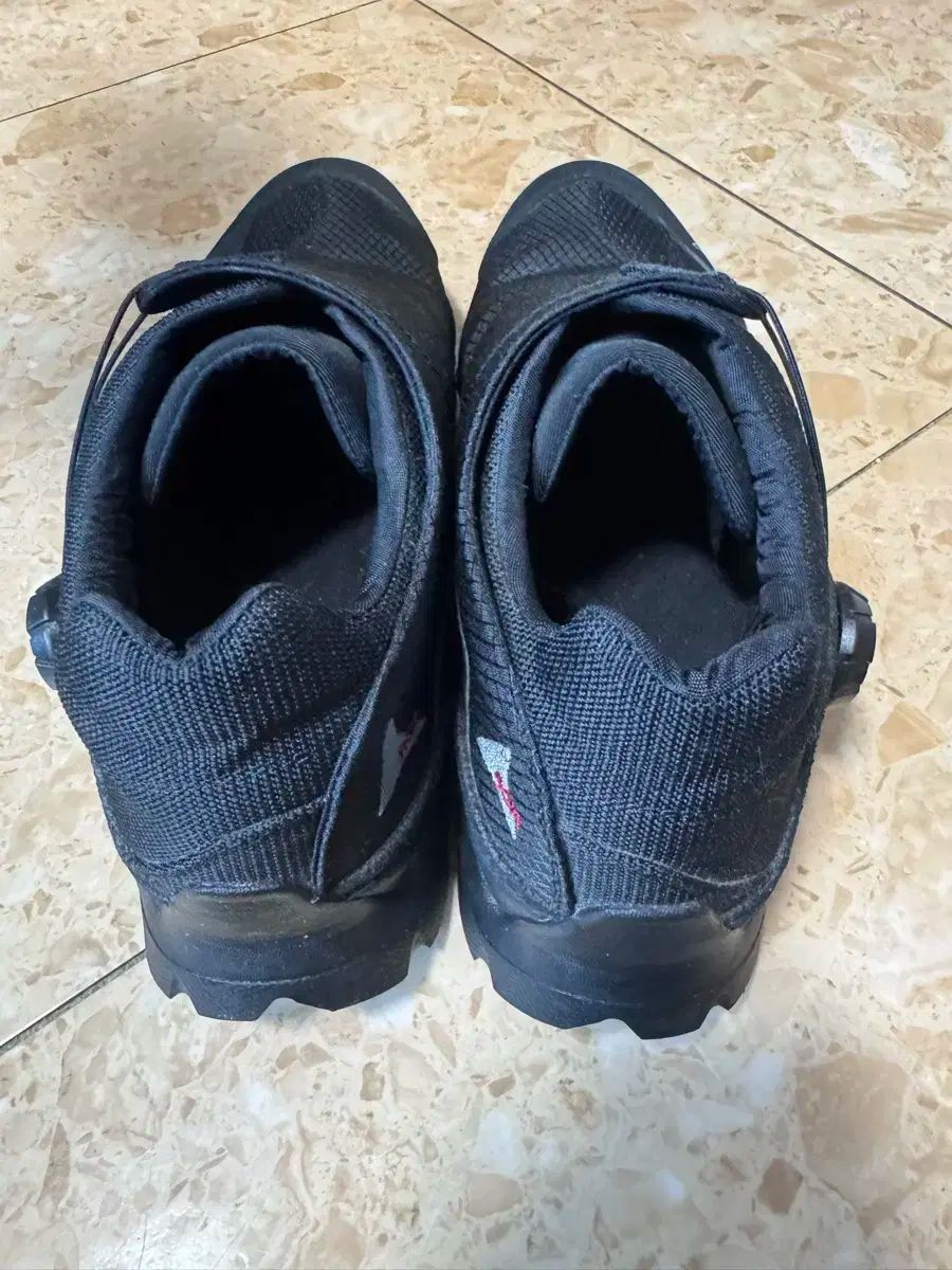 ミナ迷ルブラック