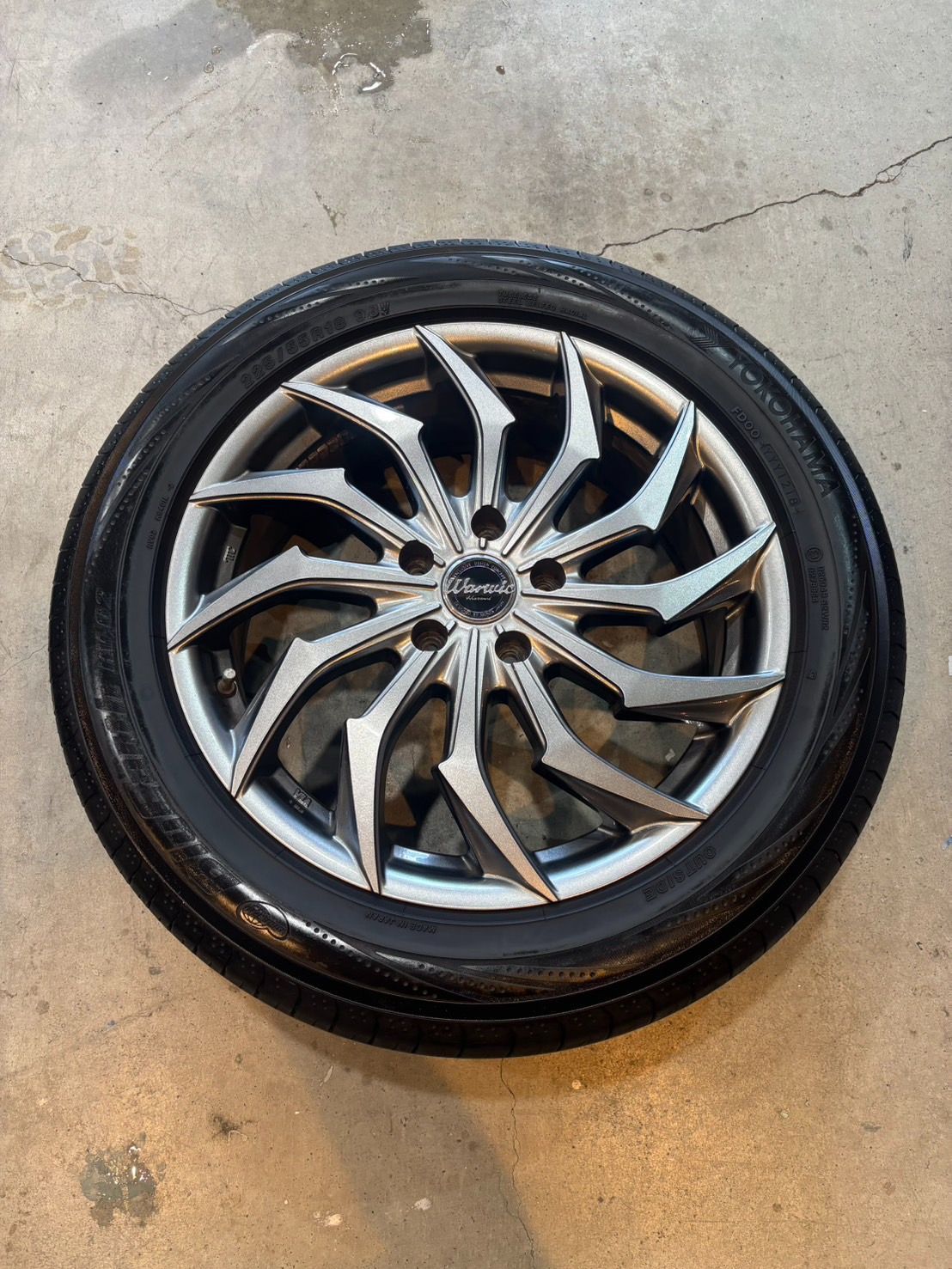 デリカD5 社外18インチアルミホイール