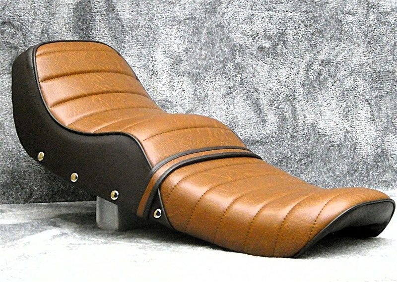 GS400鋲打ち 茶皮 新アンコ タックロールシート あんこ抜き ローダウンシート ブラウンGS400E鉄板 段シート へっぽこ社長 外装 ボタン BRIGHTFACE_UK