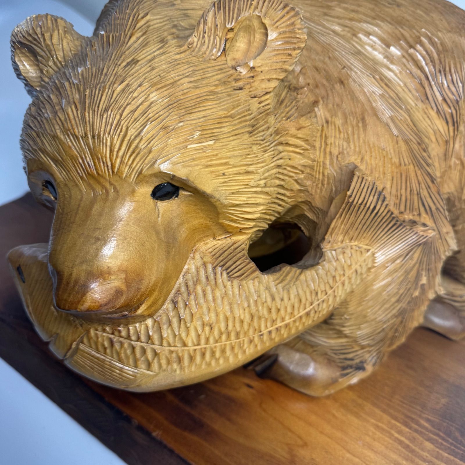 北海道 木彫り熊 鮭をくわえた熊】伝統工芸 民芸品 置物 天然木 彫刻