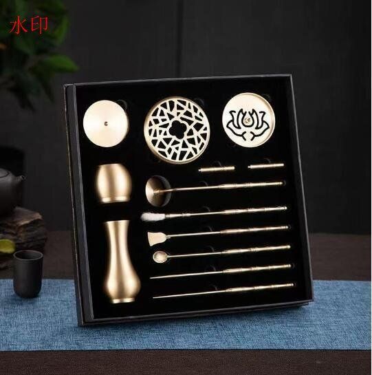 未使用品、供箱、栞、タグ付　南部天正堂作１９型コシキアラレ　南部鉄瓶　南部鉄器 未使用品、供箱、栞、タグ付 南部天正堂作19型コシキアラレ 南部鉄瓶