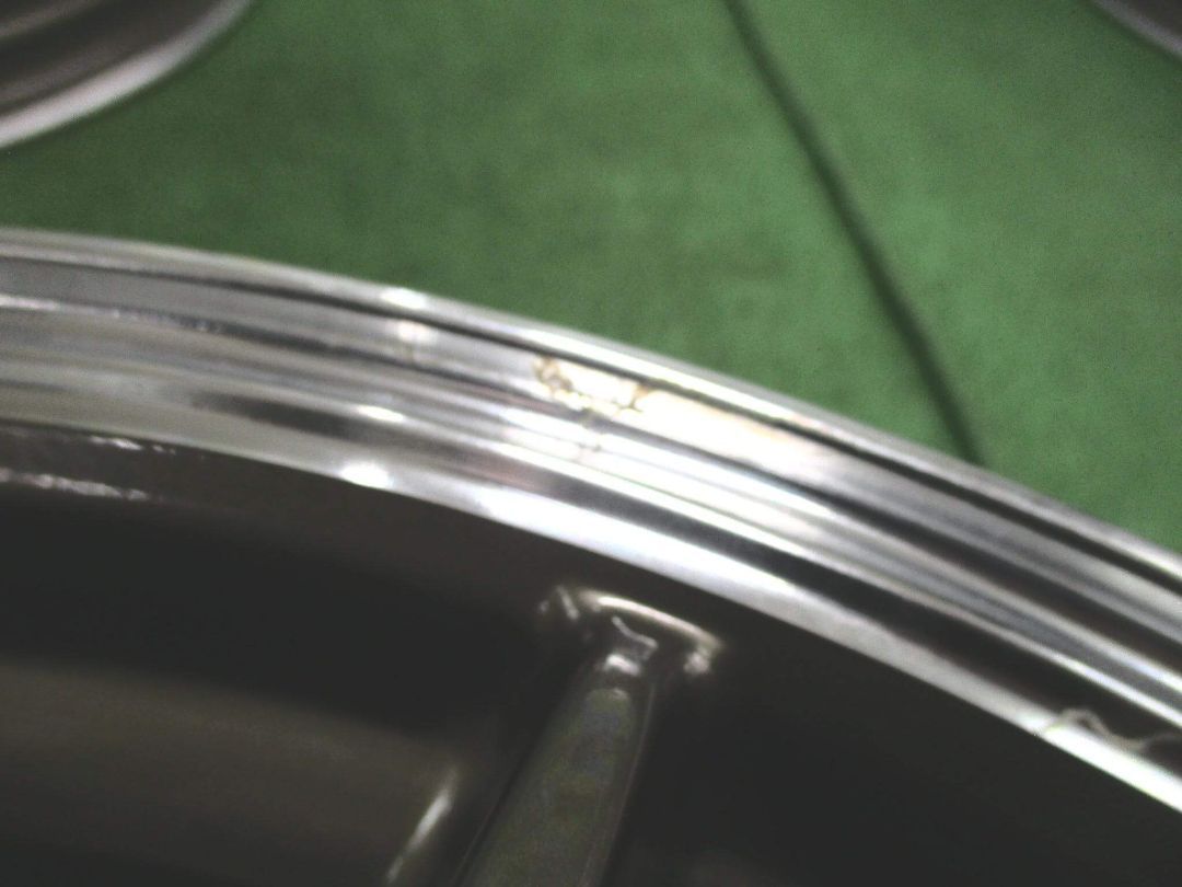 プリウスαなど